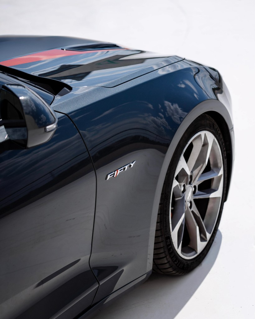 Chevrolet Camaro V8 50th Anniversary disponible à la location à Toulouse